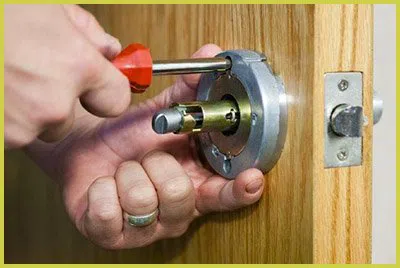 Miami Quickly Locksmith Miami, FL 305-908-3105 - 6-Locks-Replace